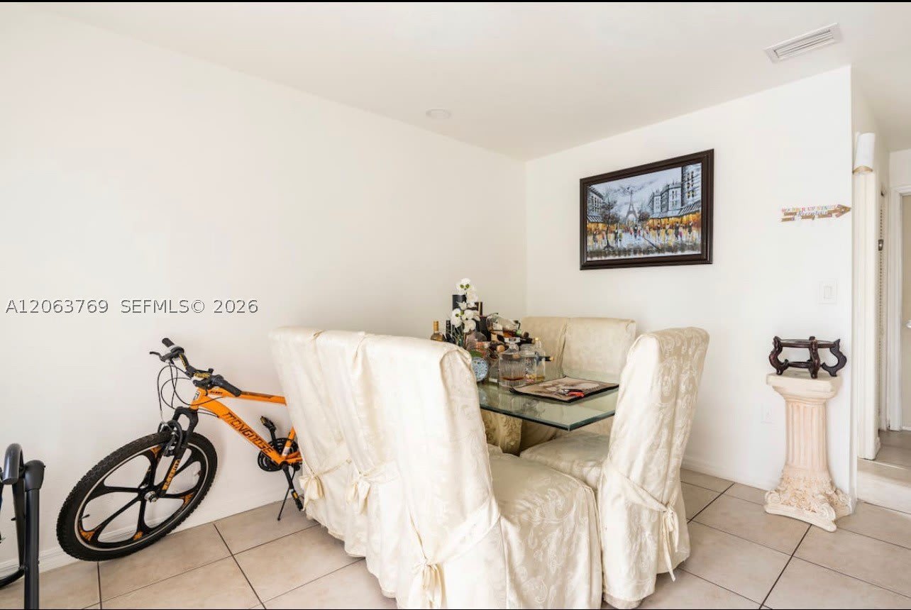 925 SW 8th St – photo 4