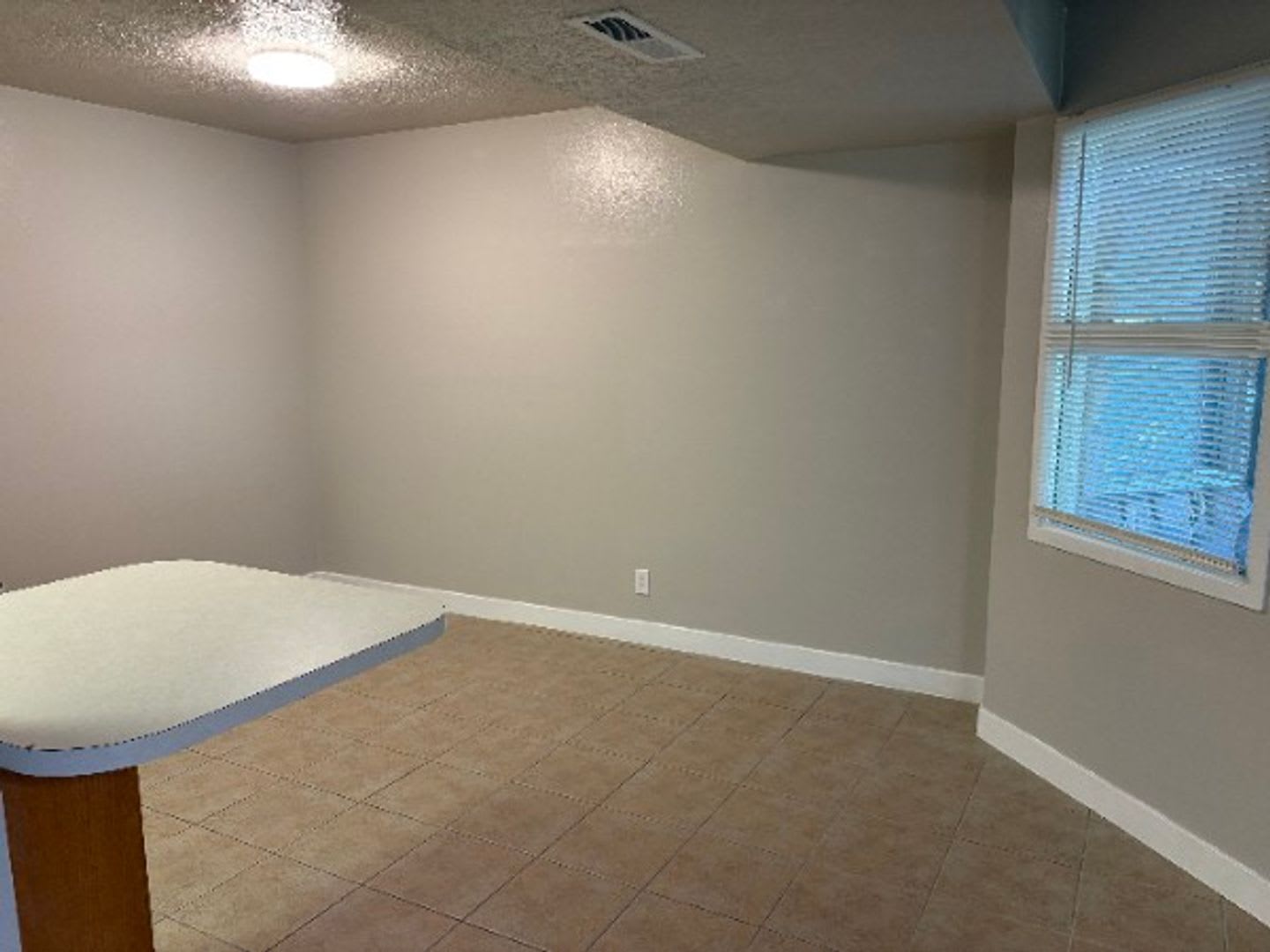 Beautiful Ground Floor Condo Near UVU & I-15 – photo 3