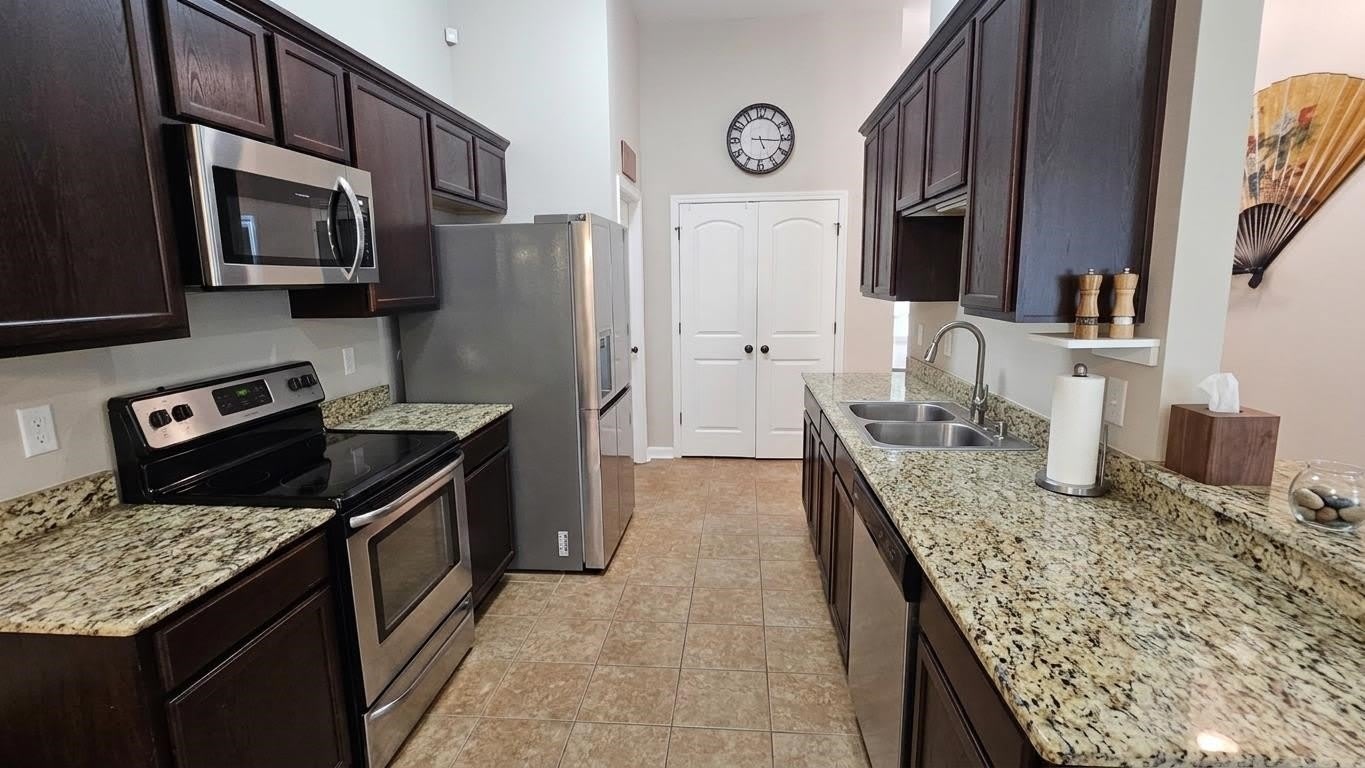 427 Christopher Dr – photo 3
