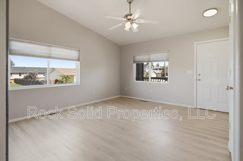 4804 Saddleback Drive – photo 2