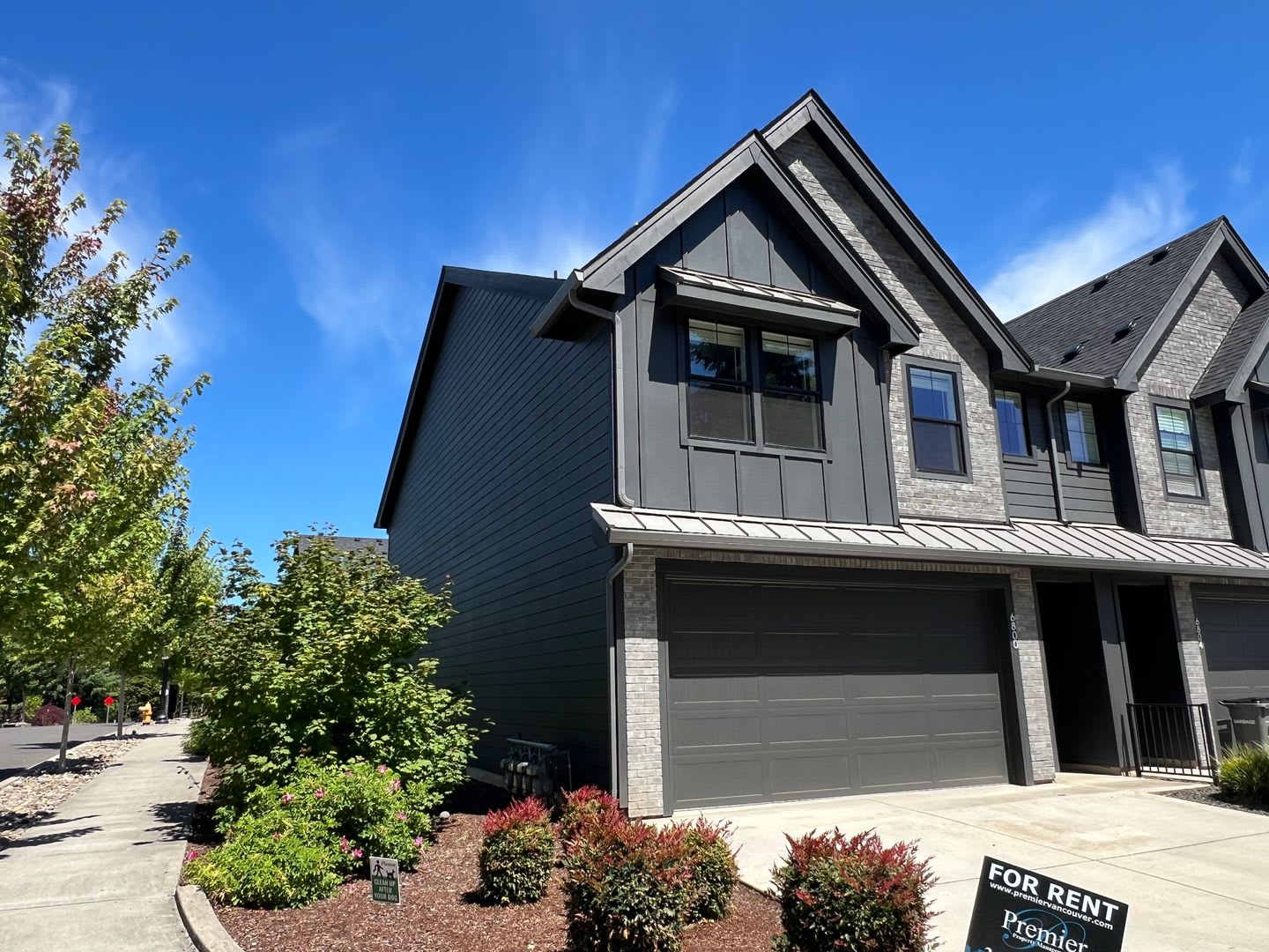 End Unit Luxury Townhome for Lease at the Courtyards at Hidden Crest – photo 2