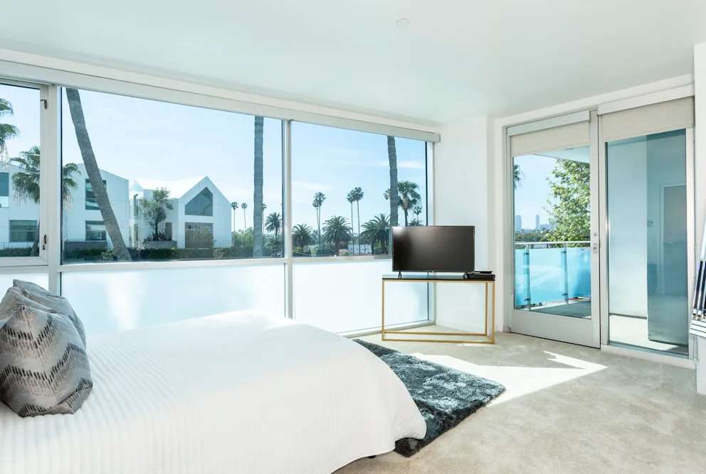 Blu Beverly Hills – photo 3