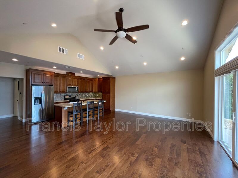 14398 Harvest Crescent – photo 4
