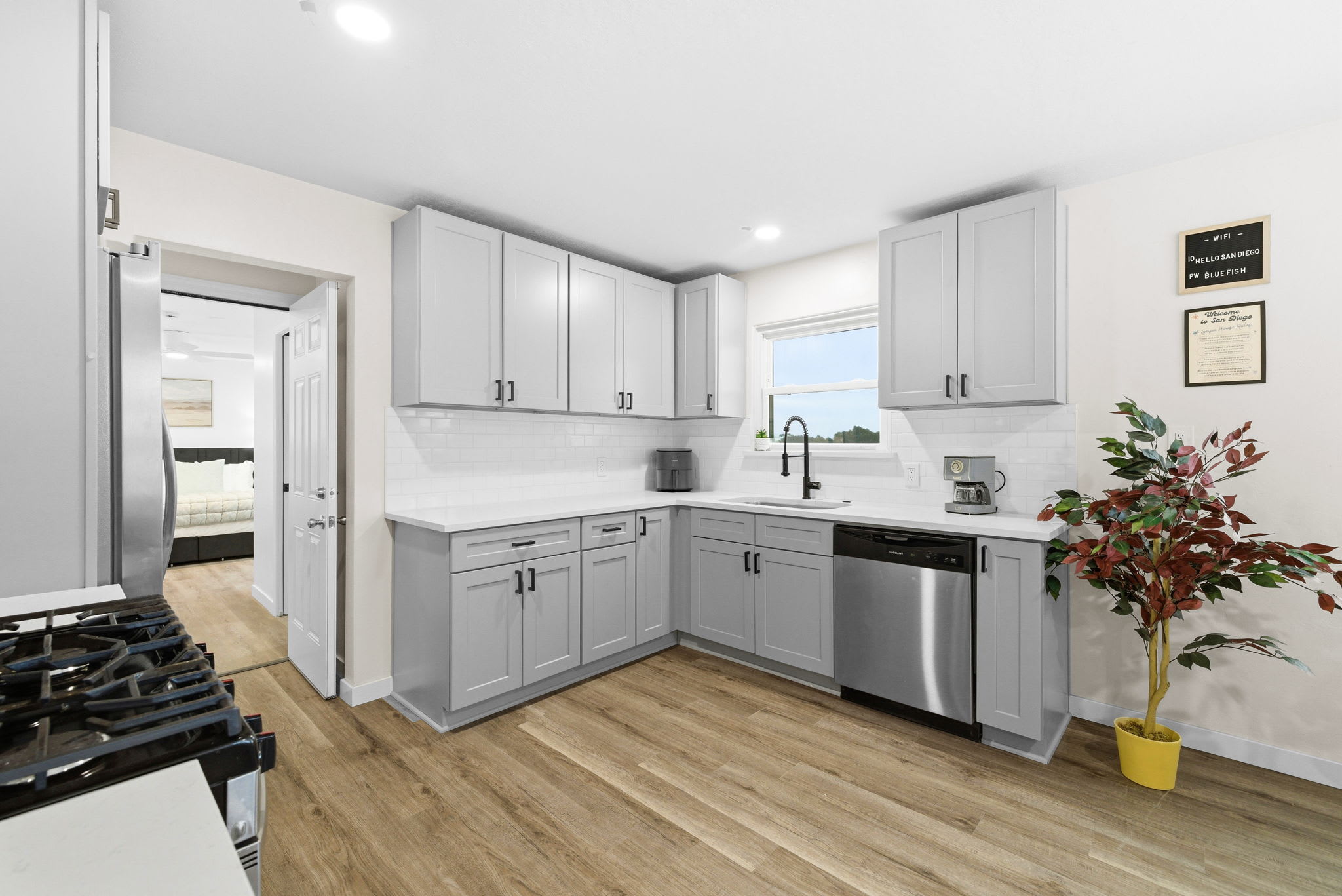 1404 Lieta St – photo 5