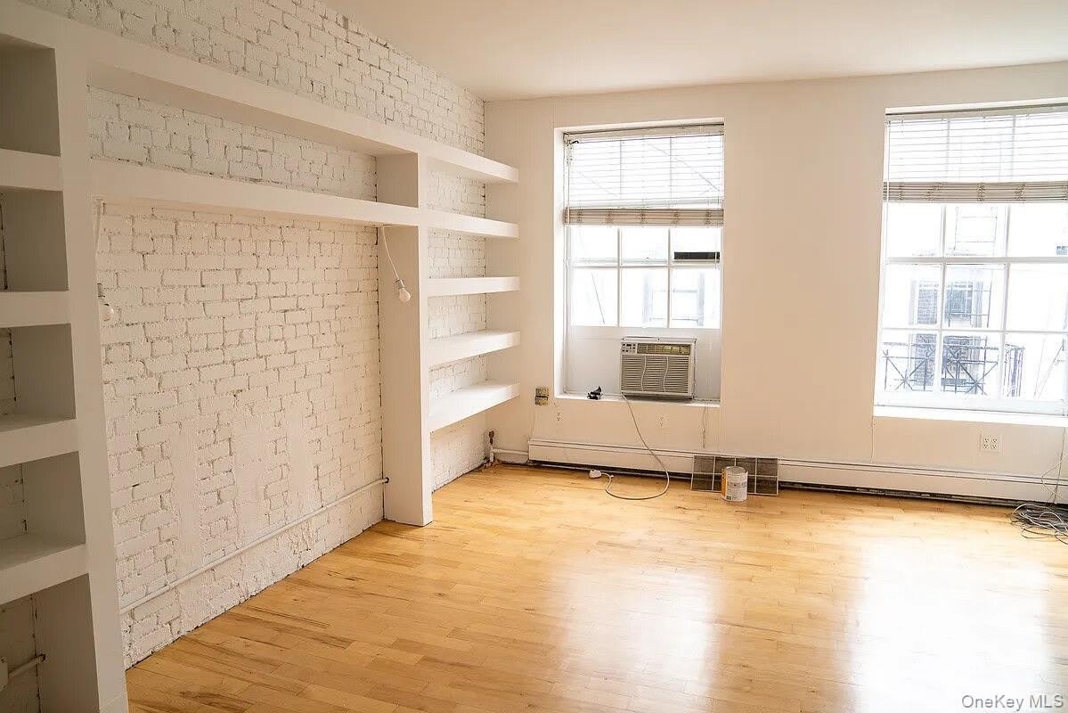 422 W BROADWAY – photo 5