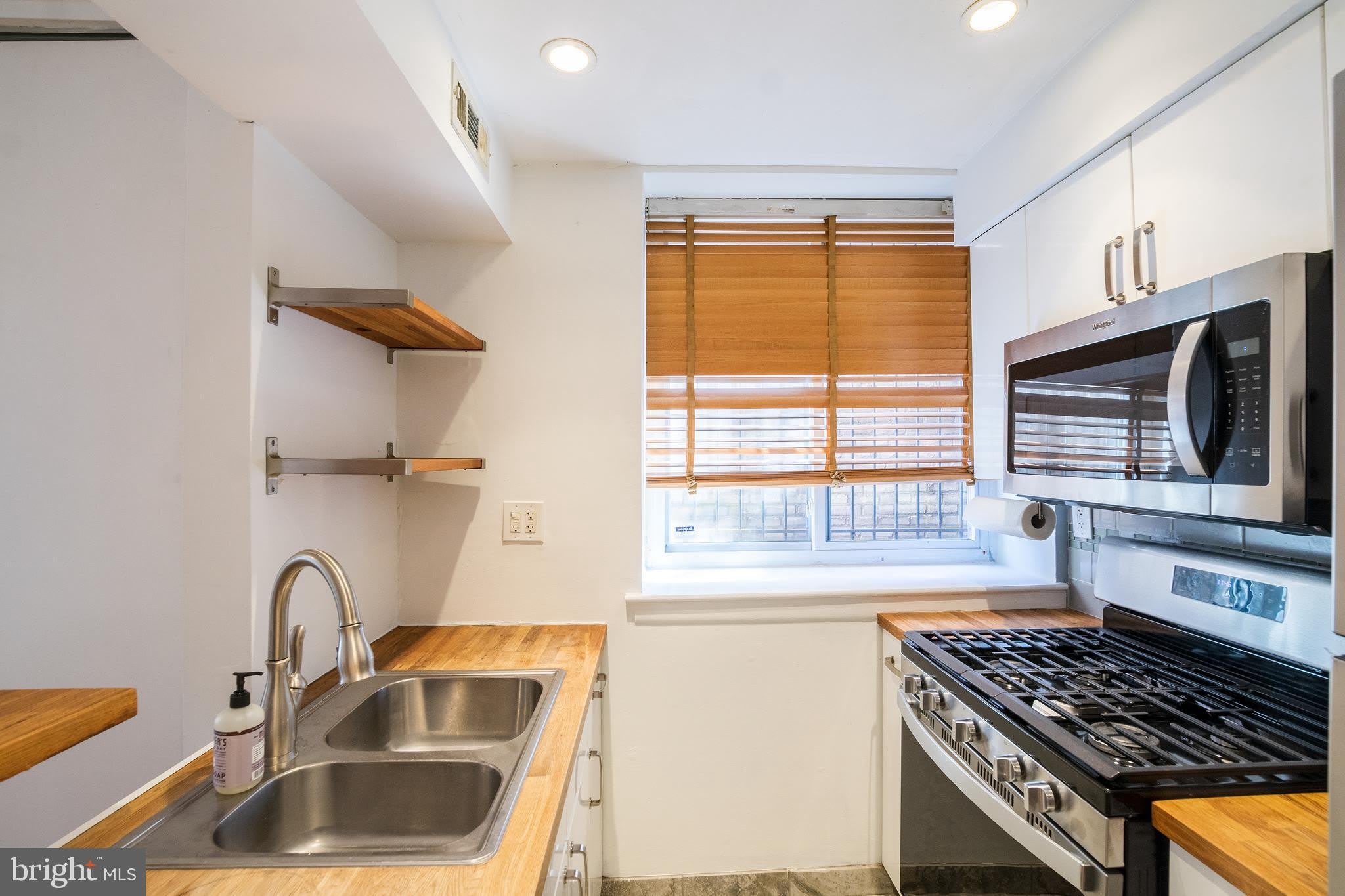 1137 PINE Street – photo 3