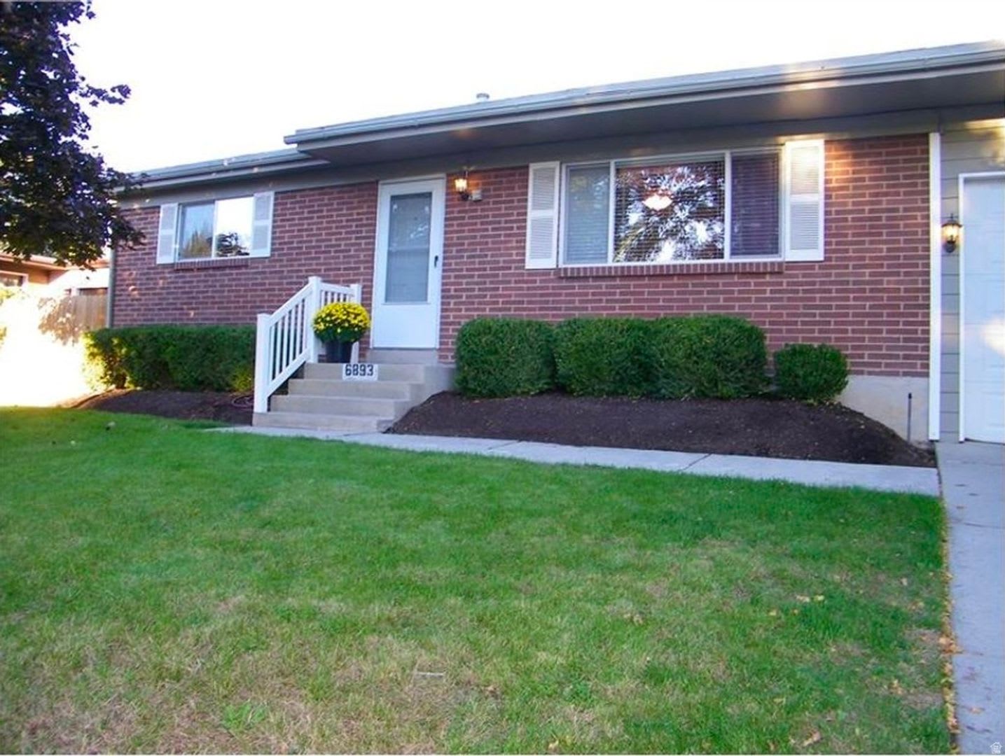 Charming 4-Bedroom Home in a Quiet West Jordan Neighborhood – photo 2