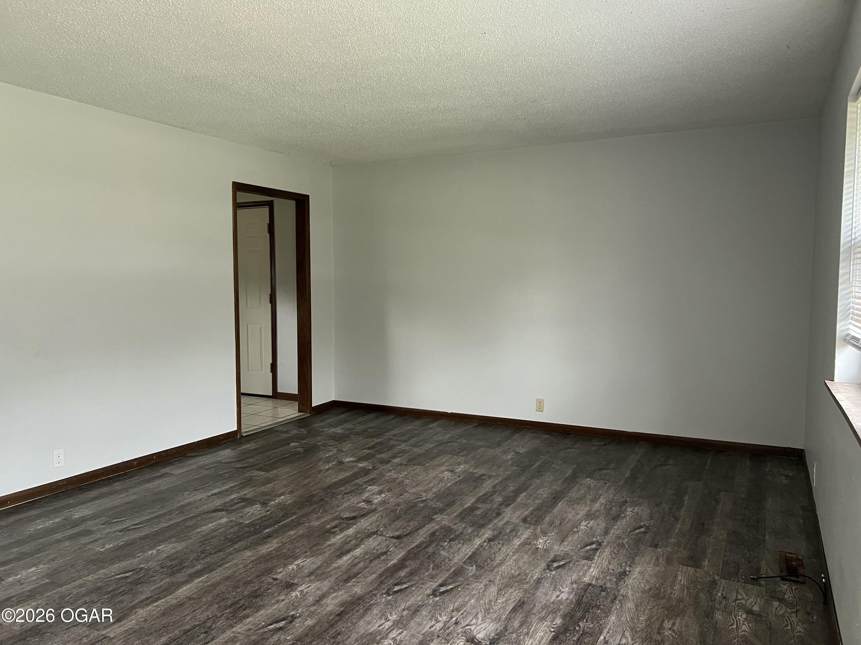 3331 Hawthorn Drive – photo 2