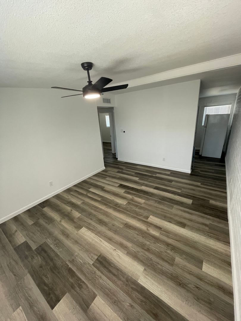 READY TO TOUR NOW! 2 Bedroom, 1 Bath Nice Apartment – photo 1