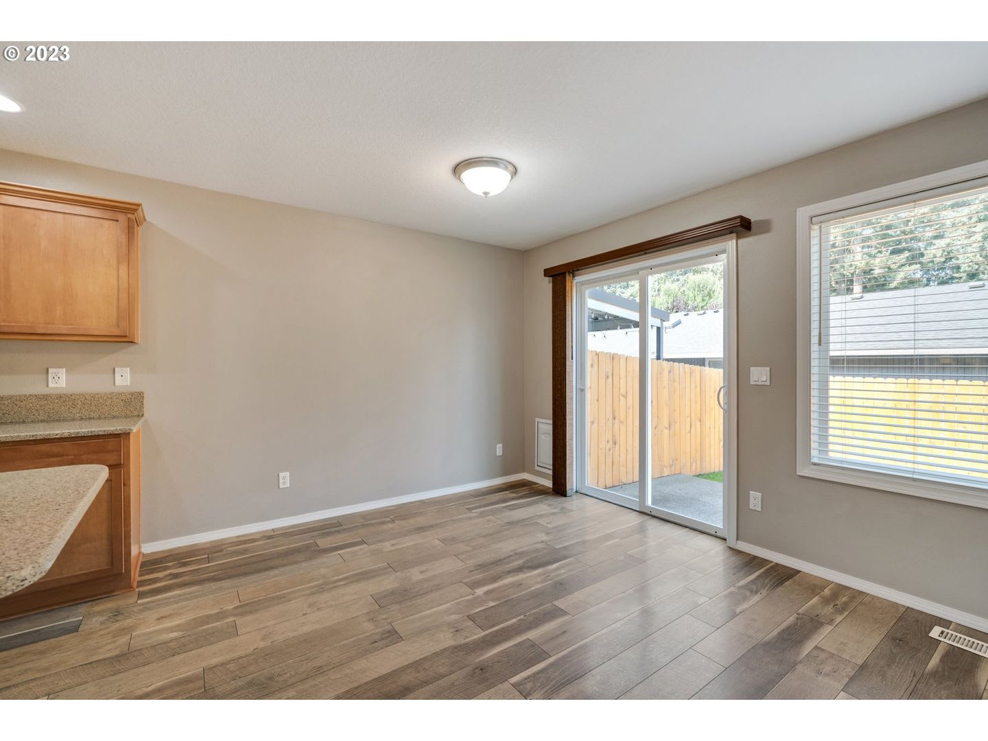 Stunning townhouse in Canby- 3 bed / 2.5 bath, garage, AC – photo 5