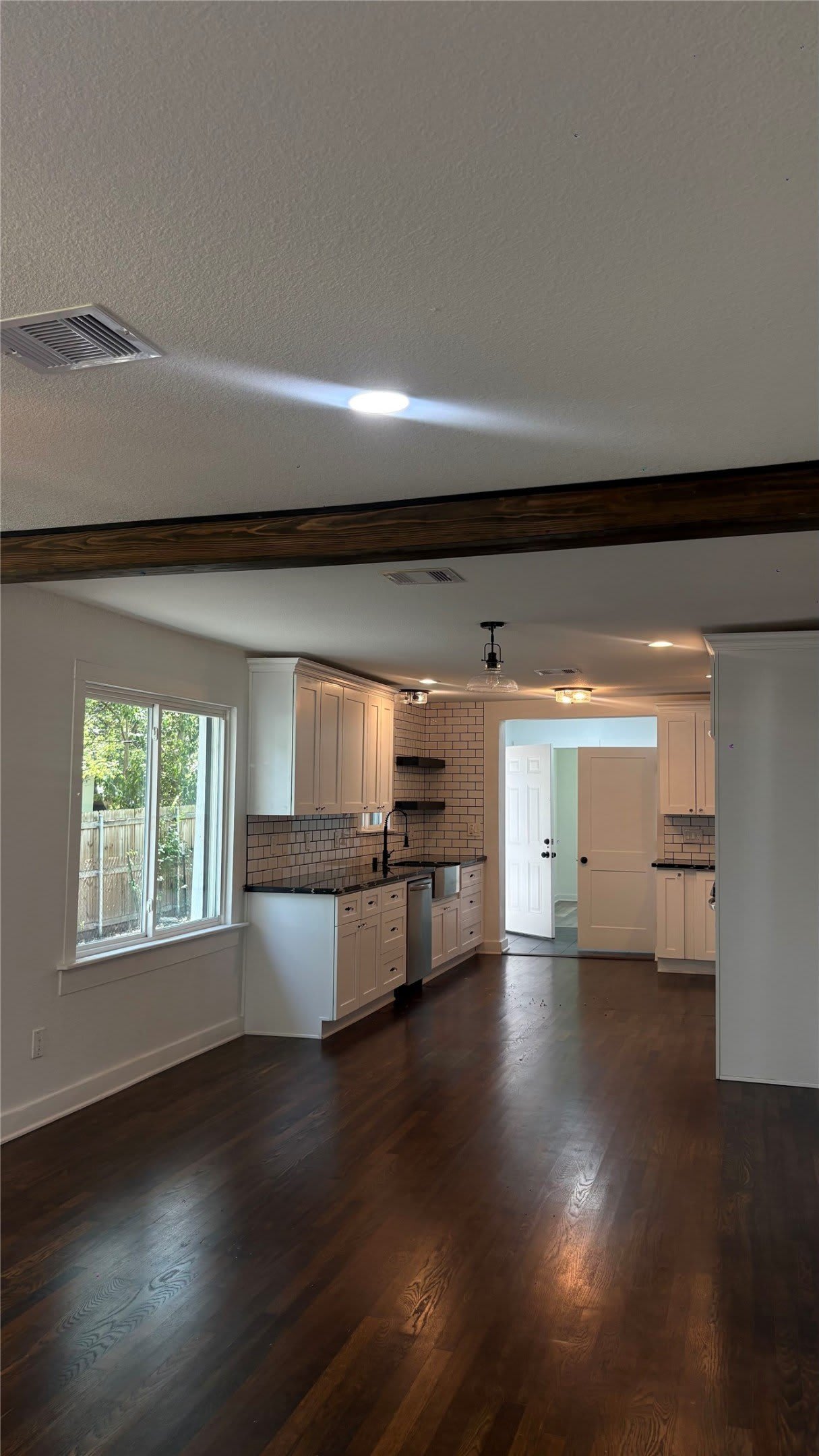 2806 Windsor Avenue – photo 2