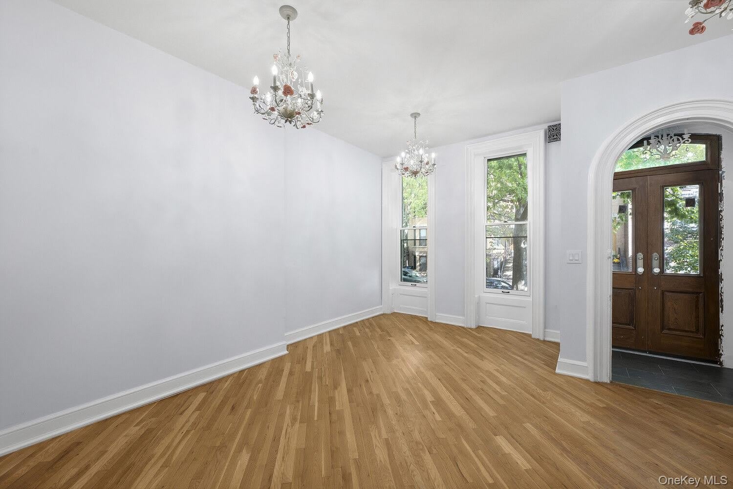 486 16TH Street – photo 1