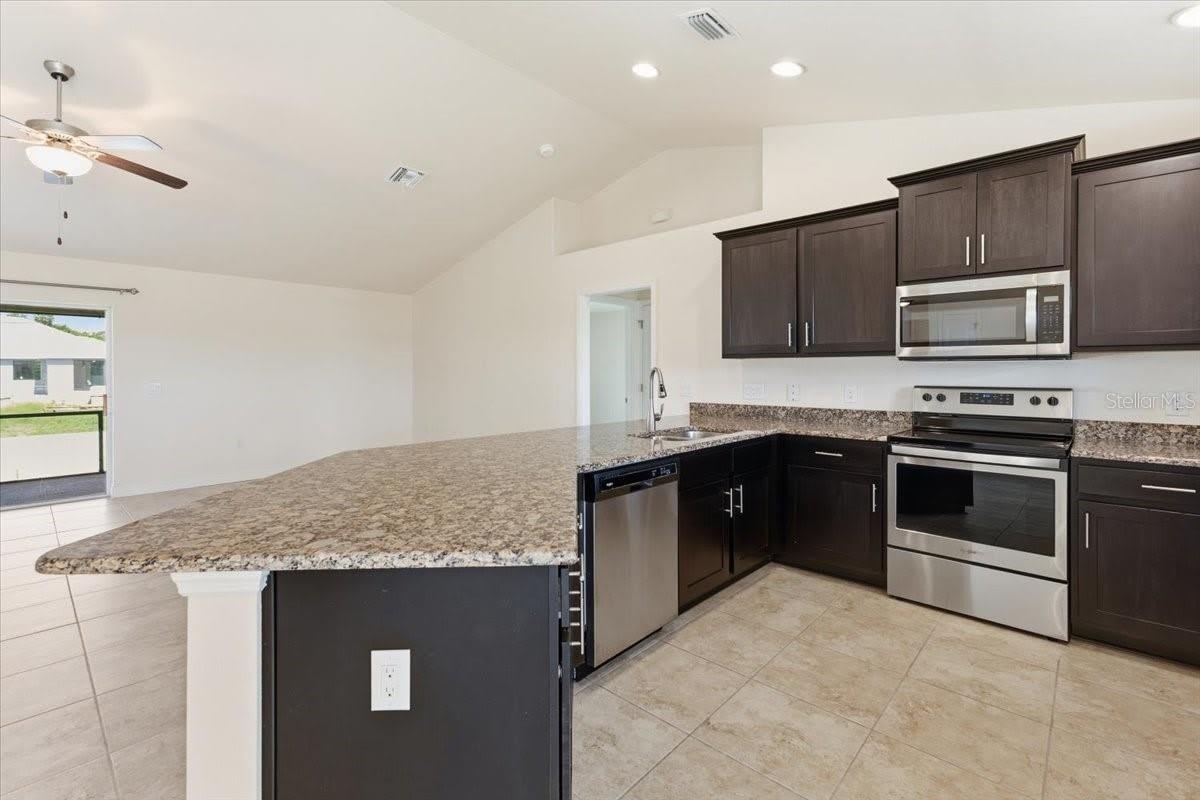 191 W PINE VALLEY Lane – photo 4