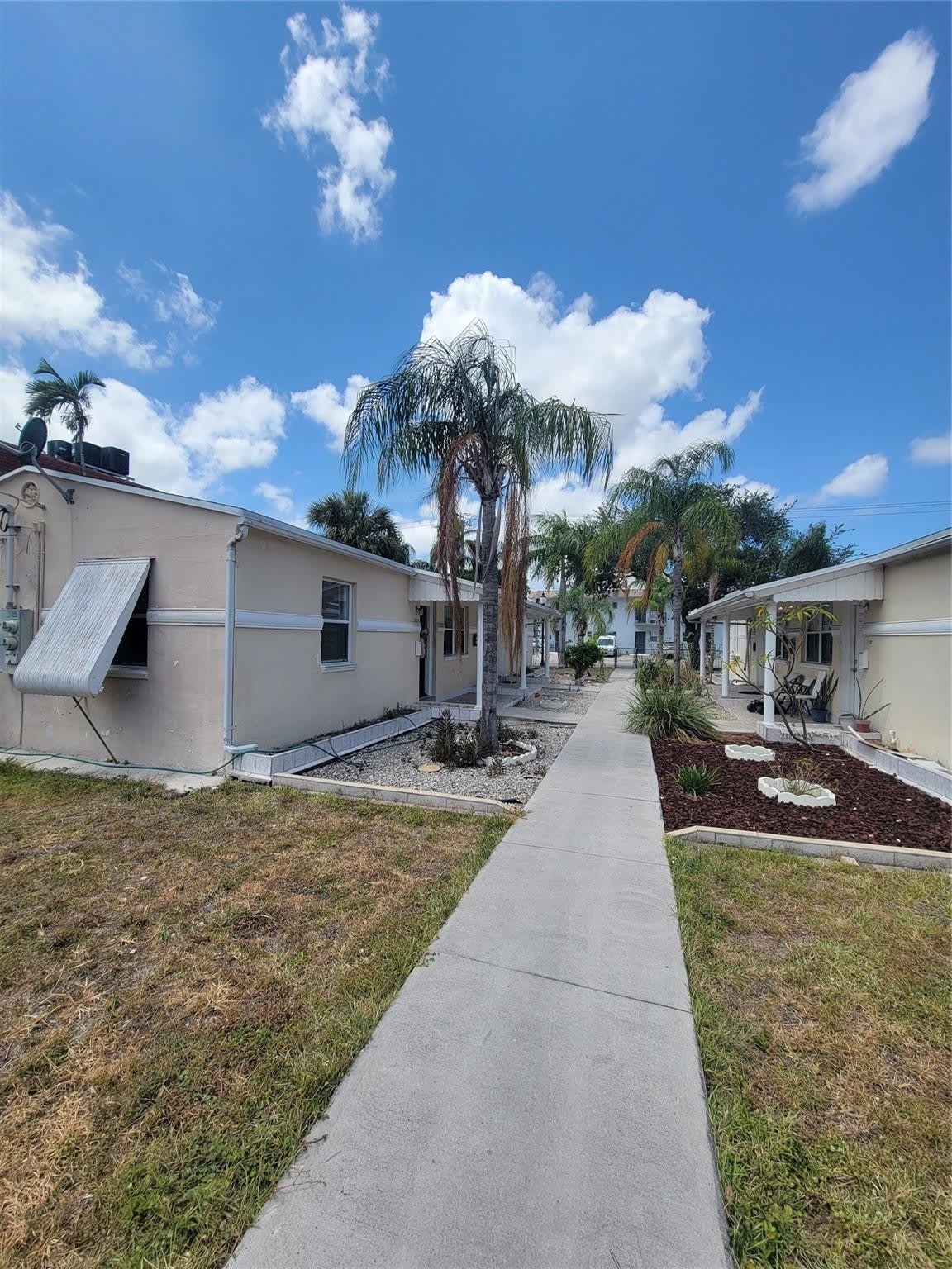 1822 JOHNSON Street – photo 2
