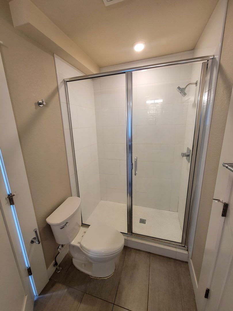 Beautiful 3 Bed 2 Bath Townhome Near Sloans – photo 1