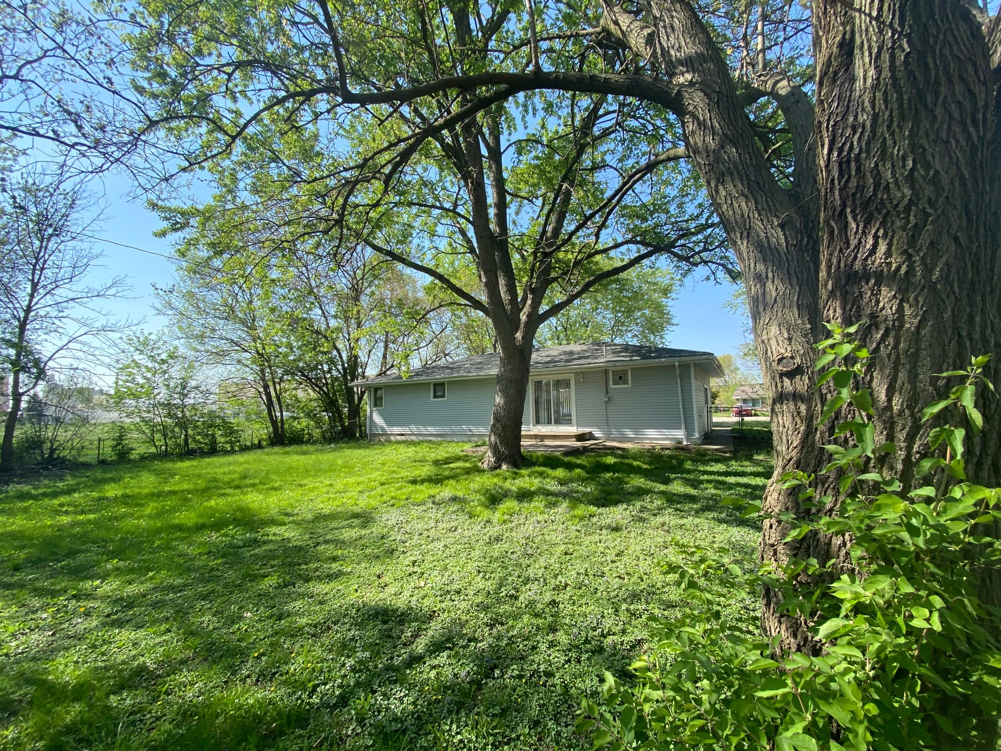 1850 E Notre Dame St – photo 2