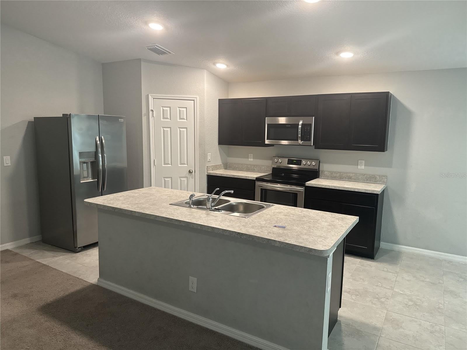 154 AUSTRALIAN Drive – photo 2