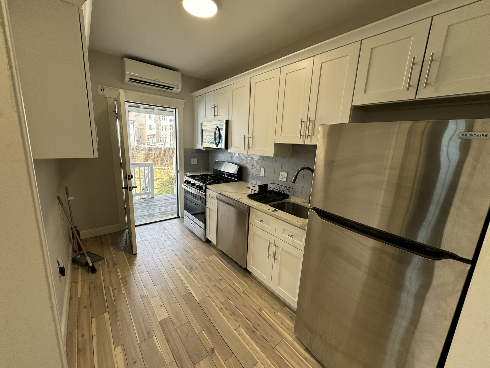 17 Otis Street – photo 3