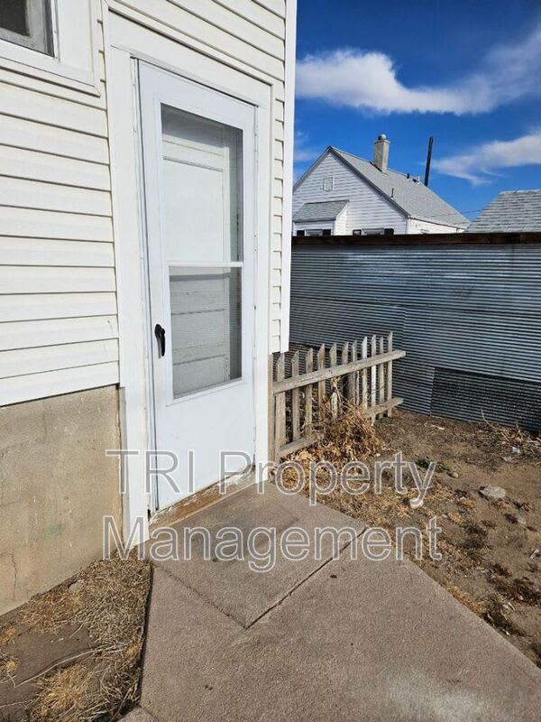2204 1 2 9Th St – photo 3