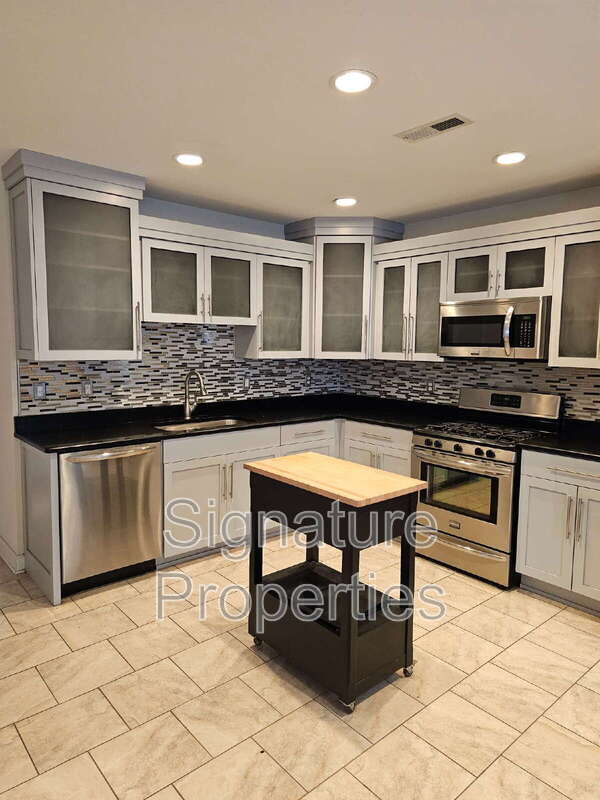 2312 West Cary Street – photo 3