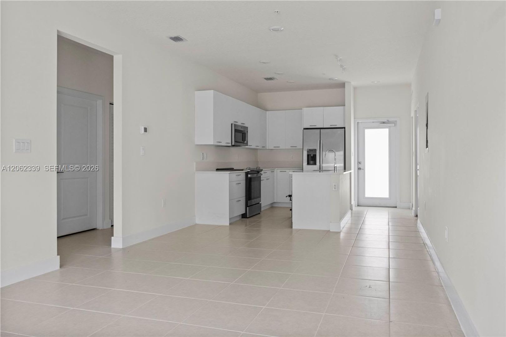 8001 NW 41st Street F-106, Doral, FL 33166 – photo 3