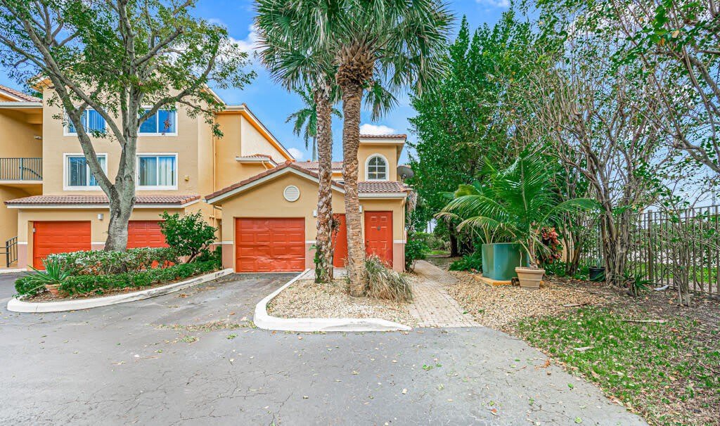 900 Scotia Drive – photo 2