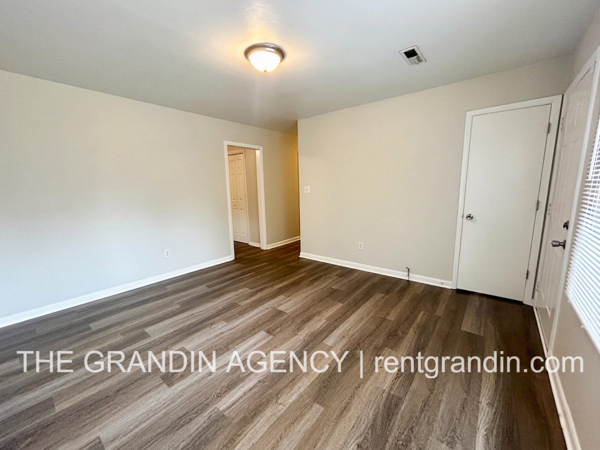 1344 Mabry Avenue Southeast – photo 5