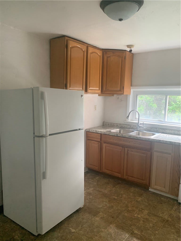 310 Knox St – photo 4