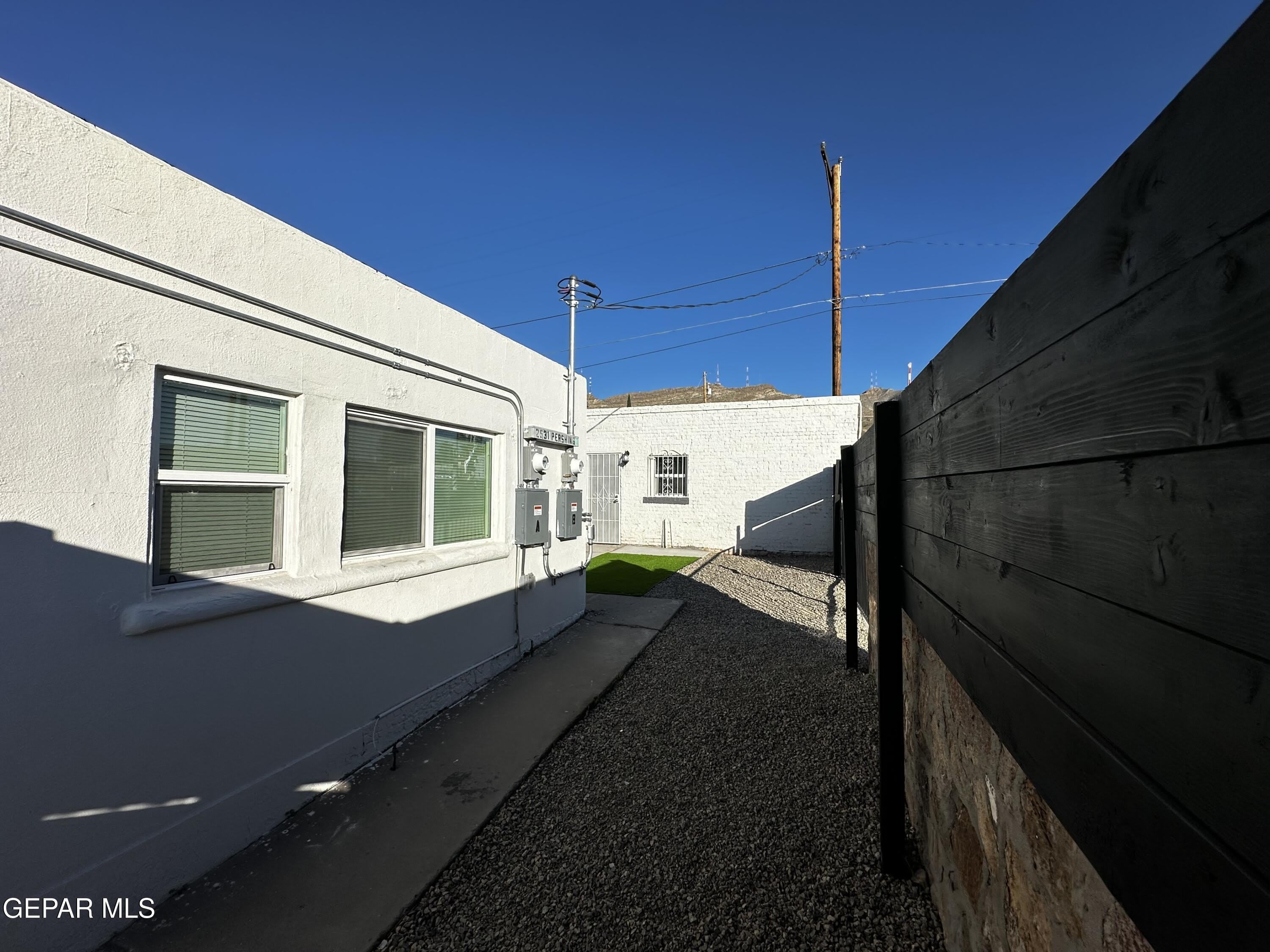 2531 Pershing Drive – photo 2