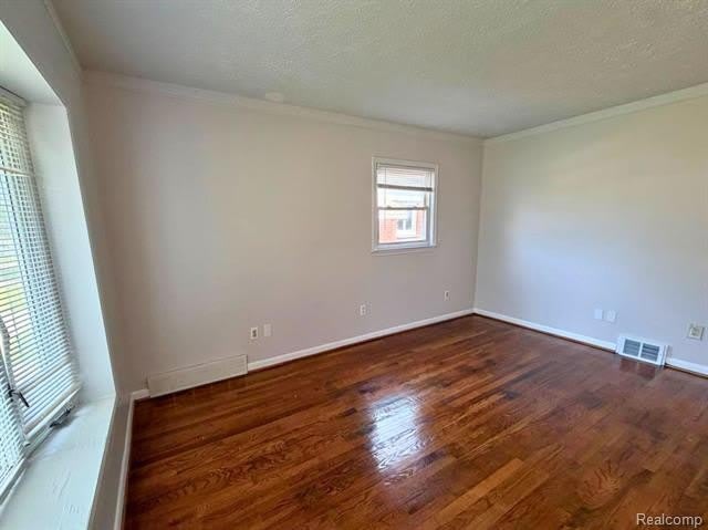 29537 Hazelwood Street – photo 4