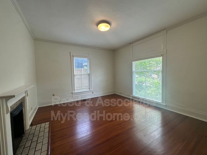 1042 Blythe Street – photo 4