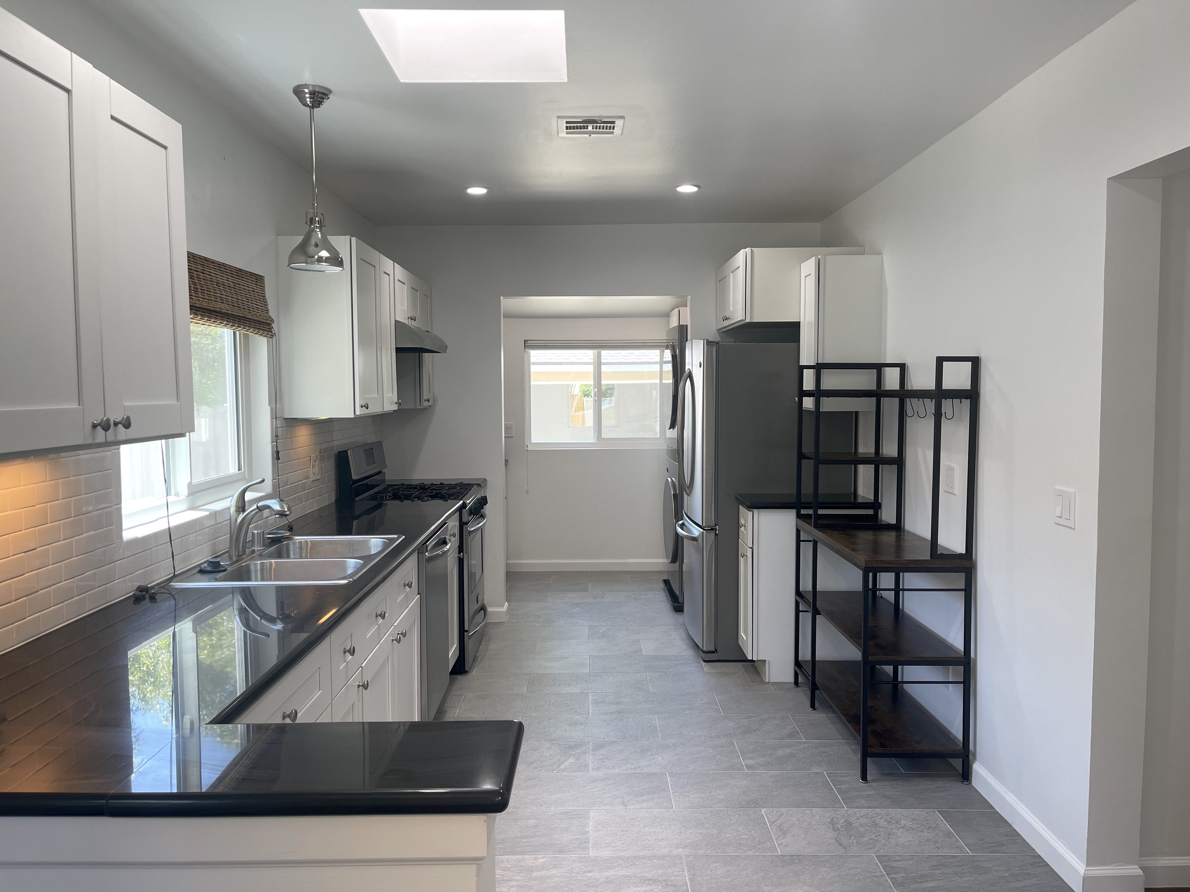 5457 Beck Ave – photo 3