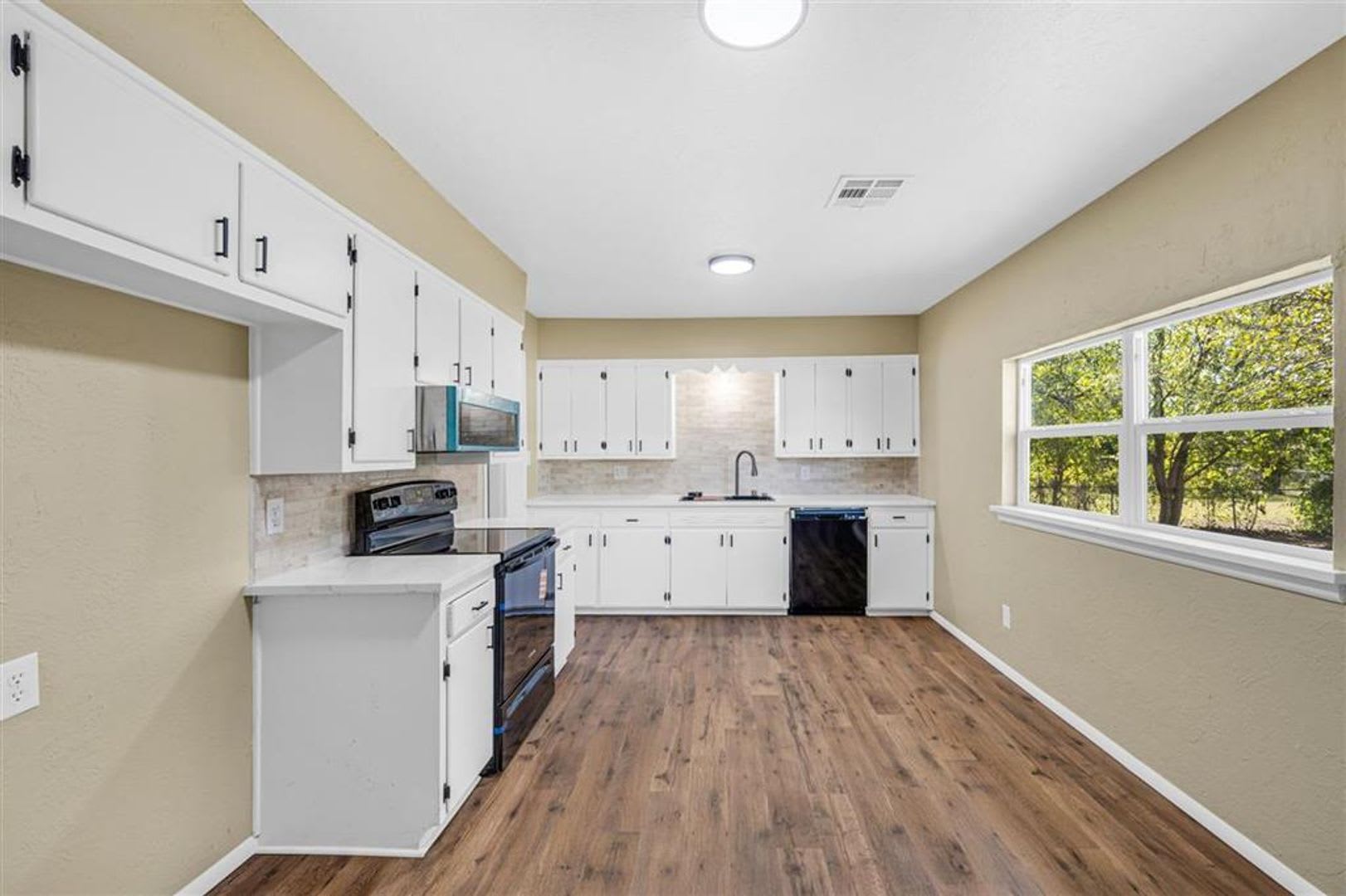 703 Se Sullivan Dr Coming Soon – photo 4