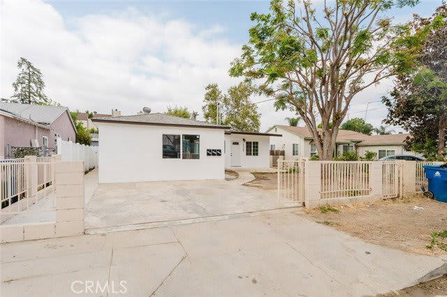 18308 Gresham Street – photo 2
