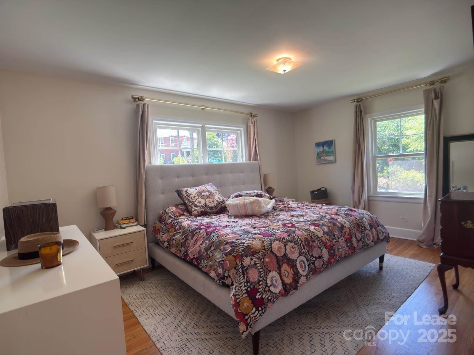 300 Charlotte Street – photo 4
