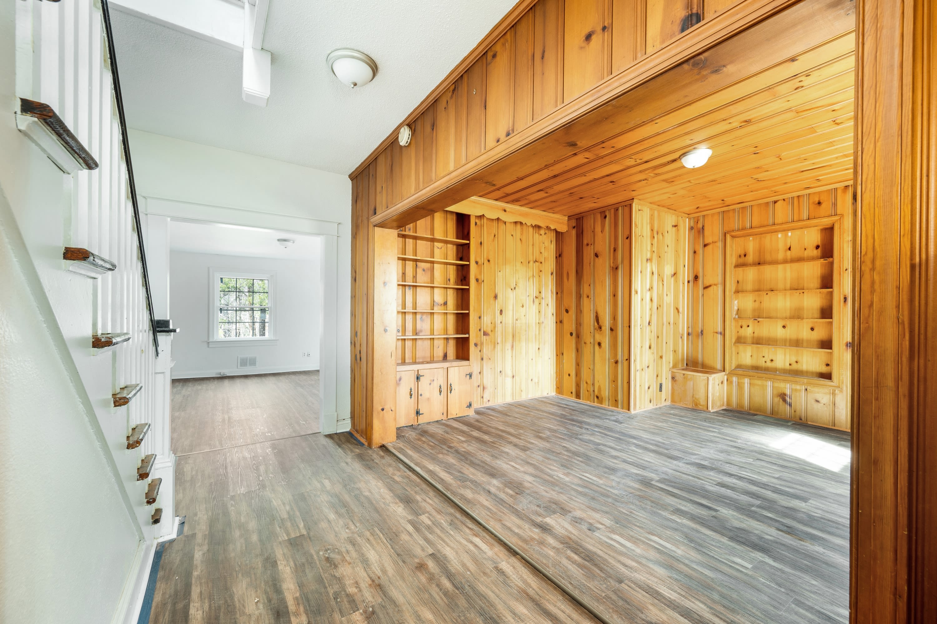 228 Newcomb Drive – photo 2
