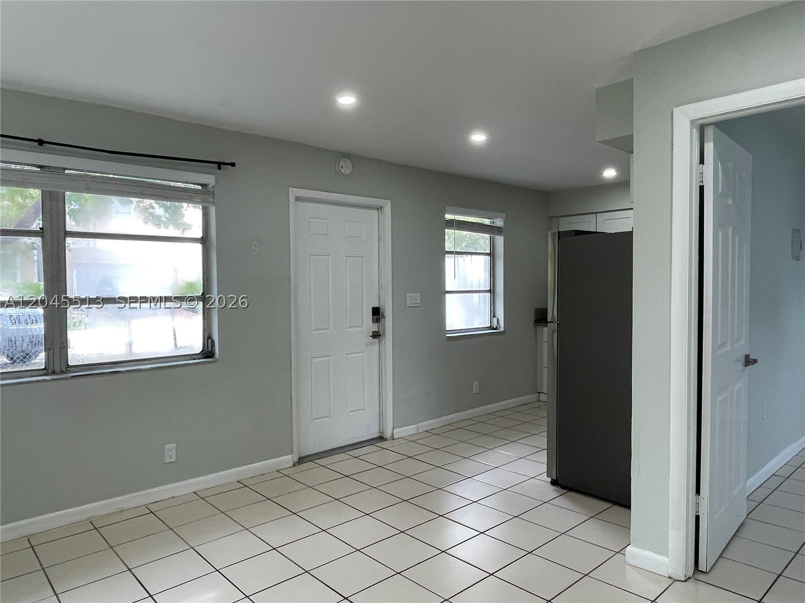 325 SW 14th Ct – photo 5