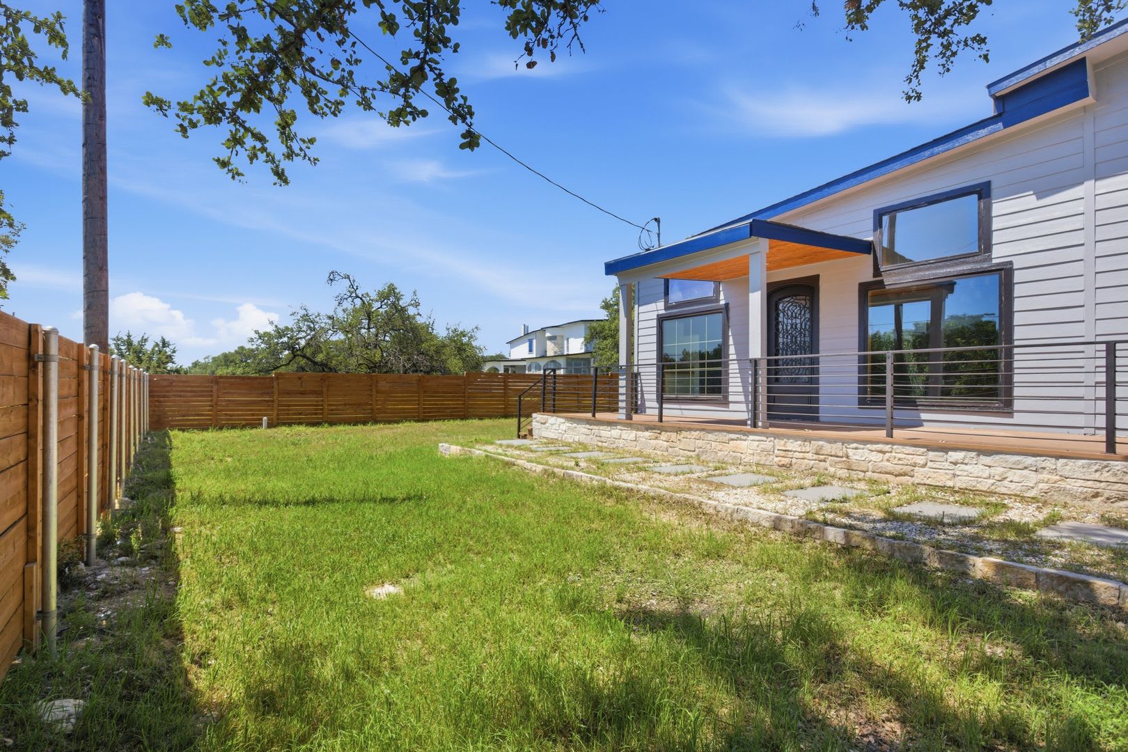 Renovated / Spacious Ranch Style Home in Lago Vista – photo 4