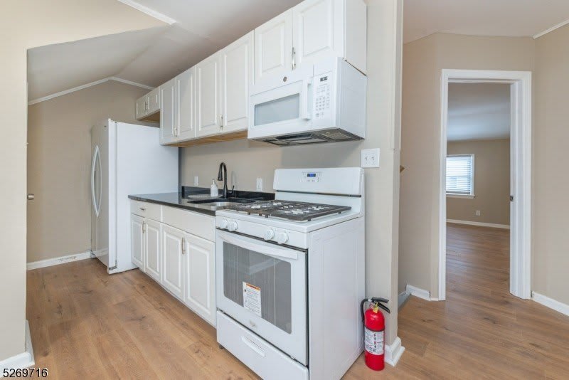 73 W Tremont Ter – photo 1