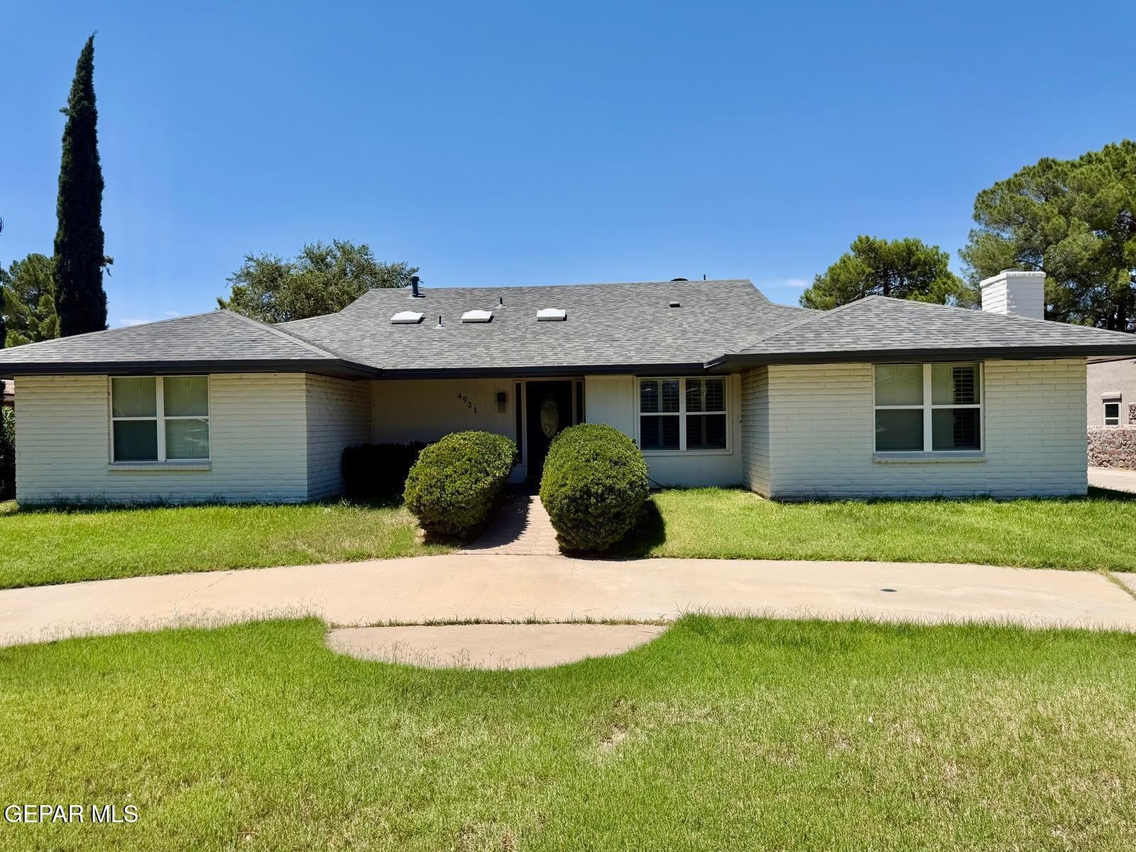 4921 VISTA GRANDE Circle – photo 1