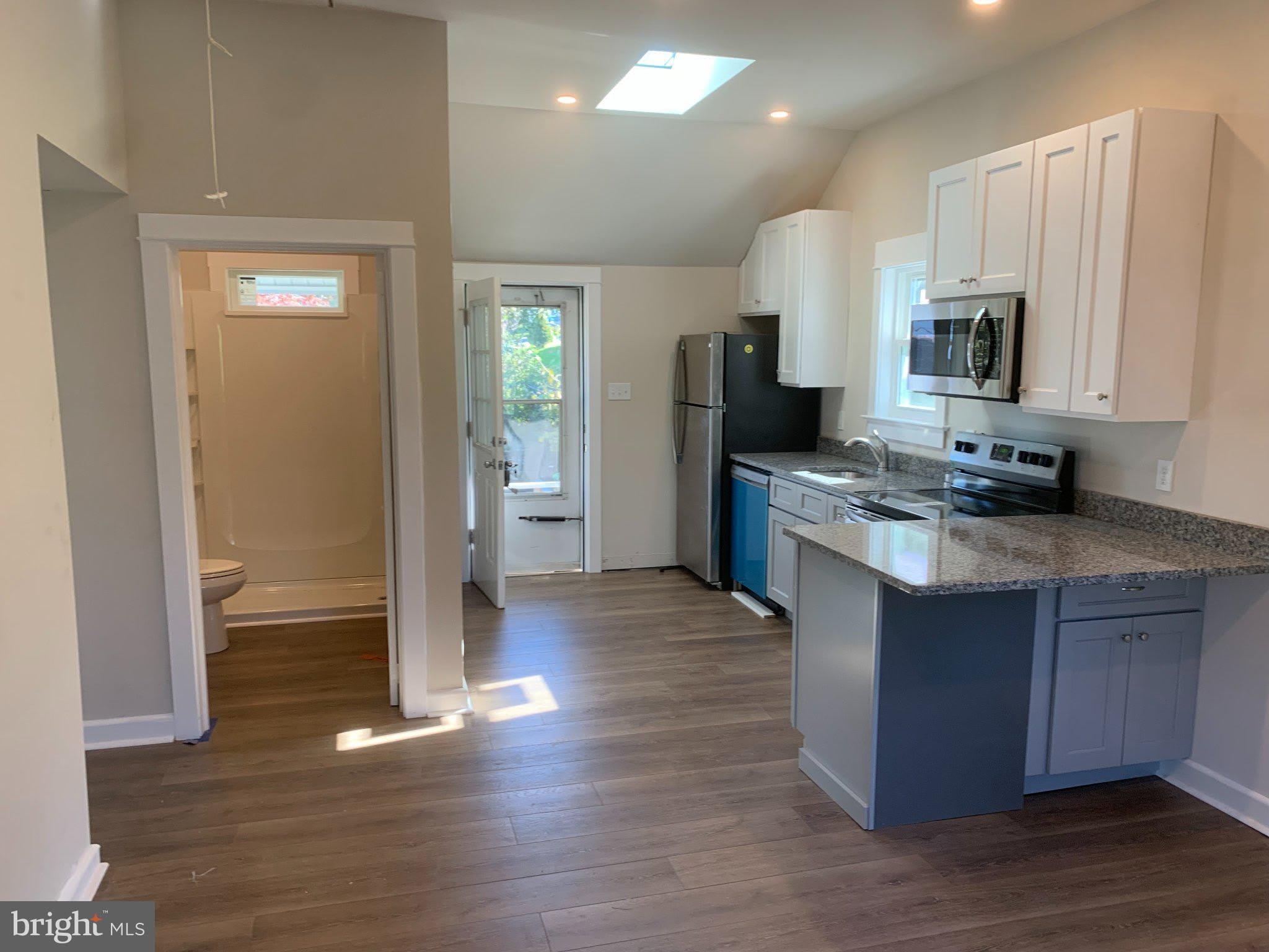 3718 NORWOOD Avenue – photo 4