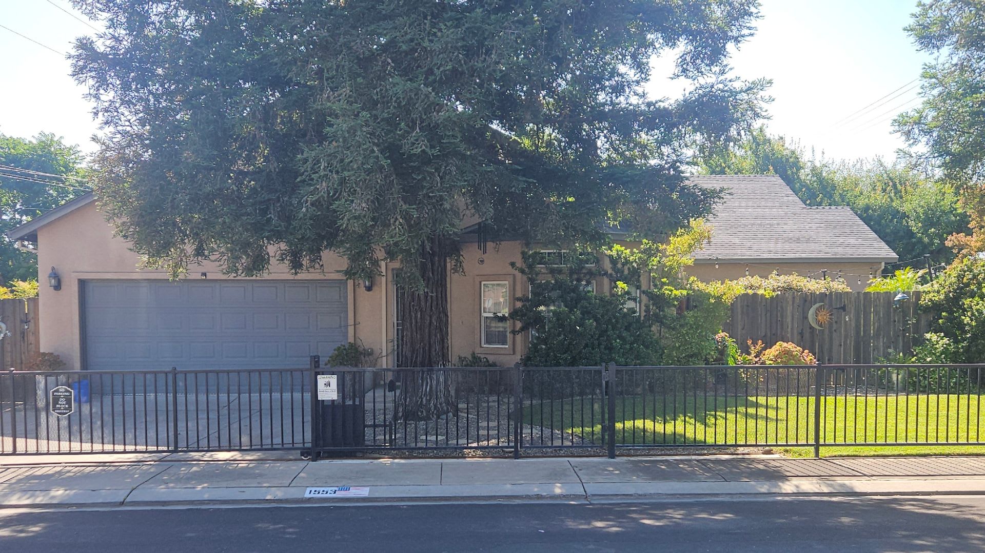 Charming 3 Bedroom Duplex Close To Doctors Hospital – photo 1