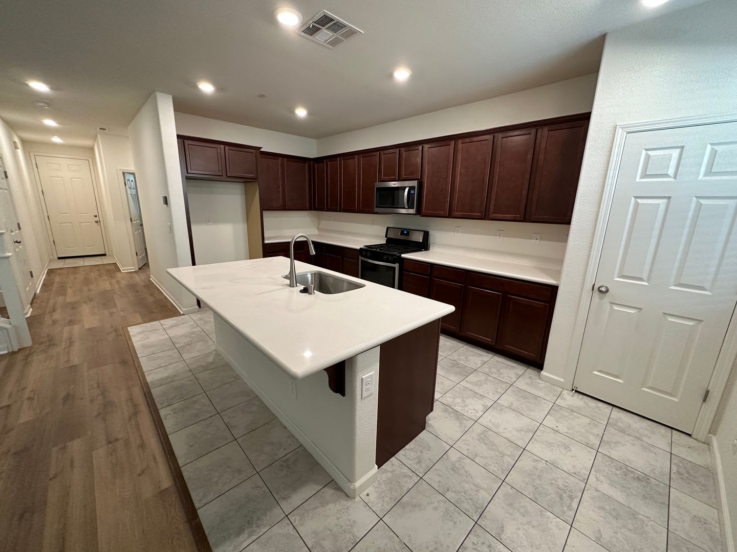Stunning 4 Bedroom, 3 Bath Gated Community W/ Solar – photo 5