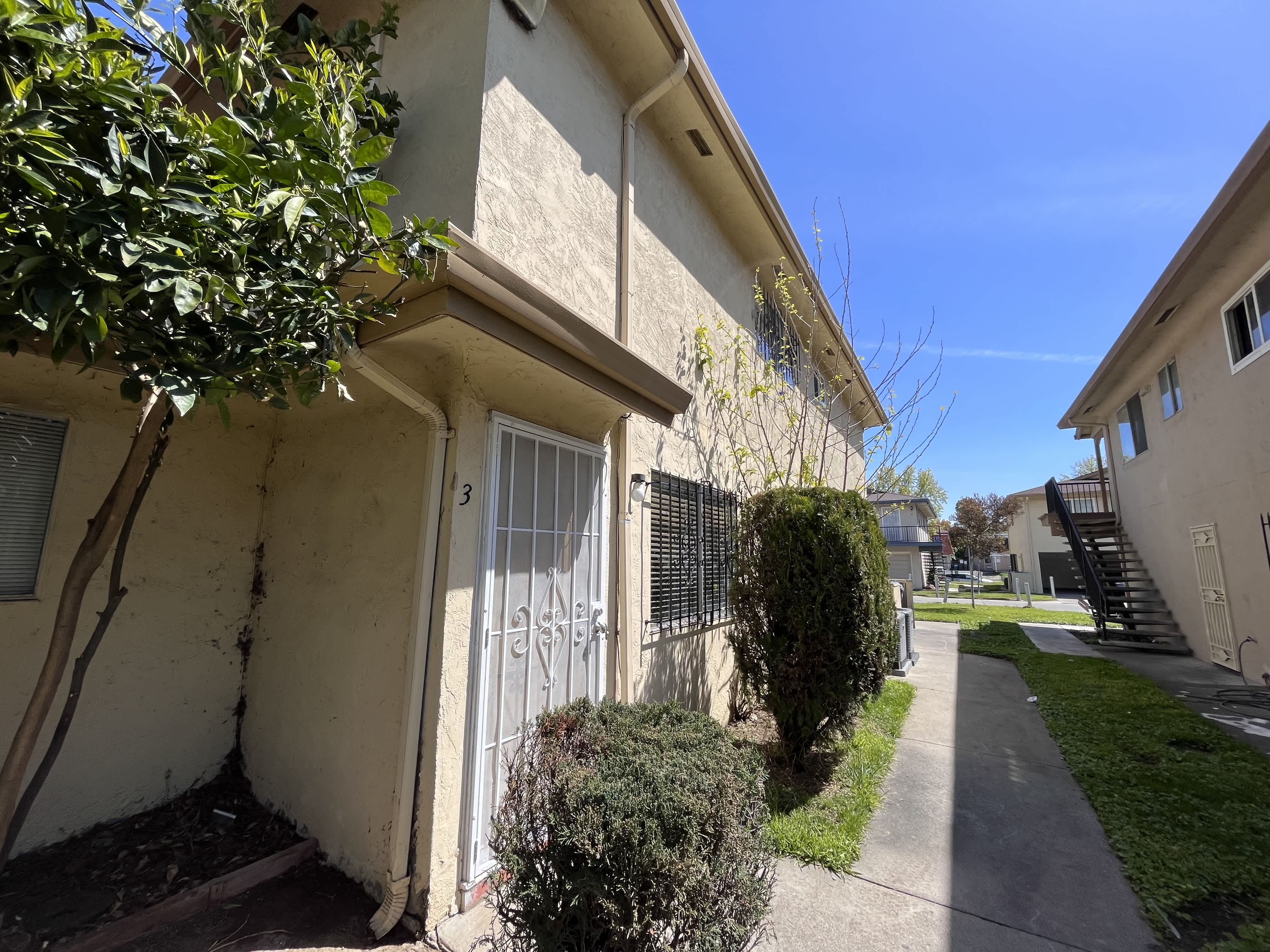 2205 Peppertree Way – photo 2