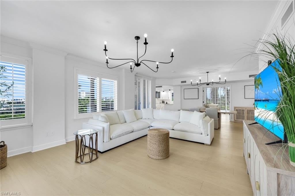 8720 Bay Colony Dr – photo 2