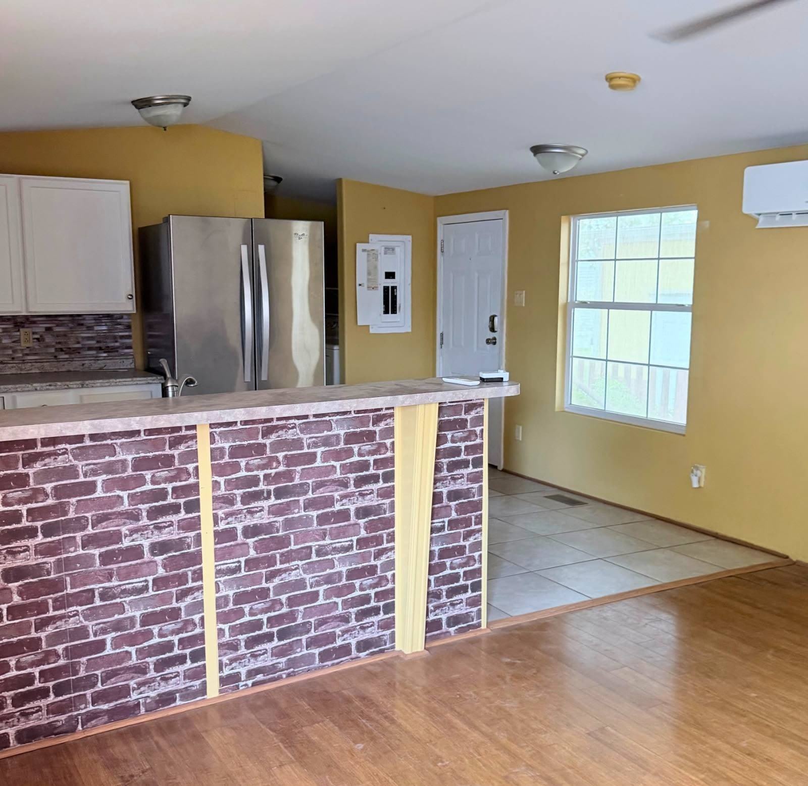 498 Yolanda Street – photo 2