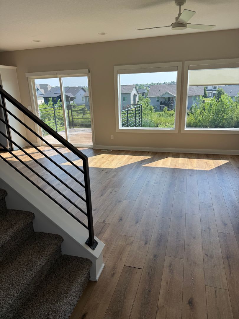 Luxury Newer Construction Home! Perfect Location! – photo 2
