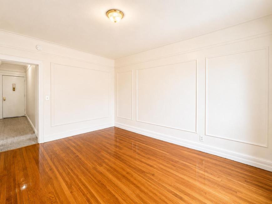 2507 Cruger Avenue – photo 2