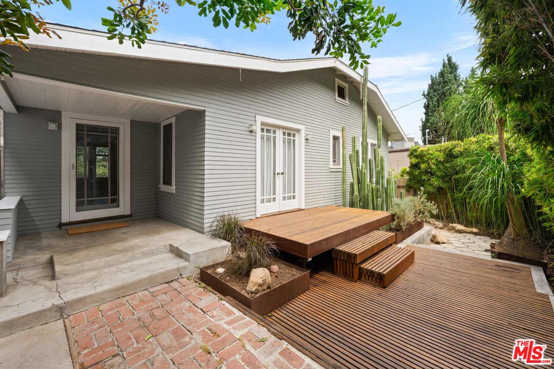 1843 Lucile Avenue – photo 1