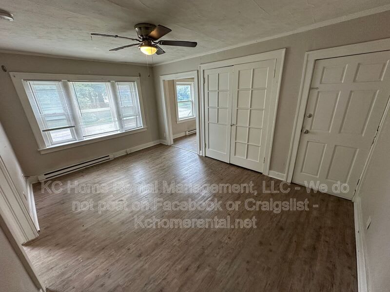 305-307 N Gladstone Blvd – photo 5